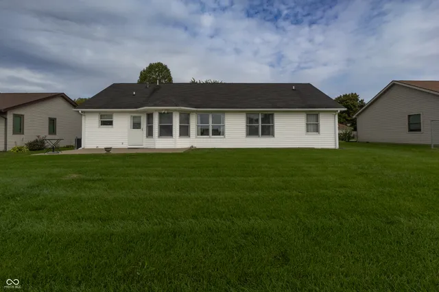 $259,900 | 3847 Bonaventure Drive, Columbus, IN 47203