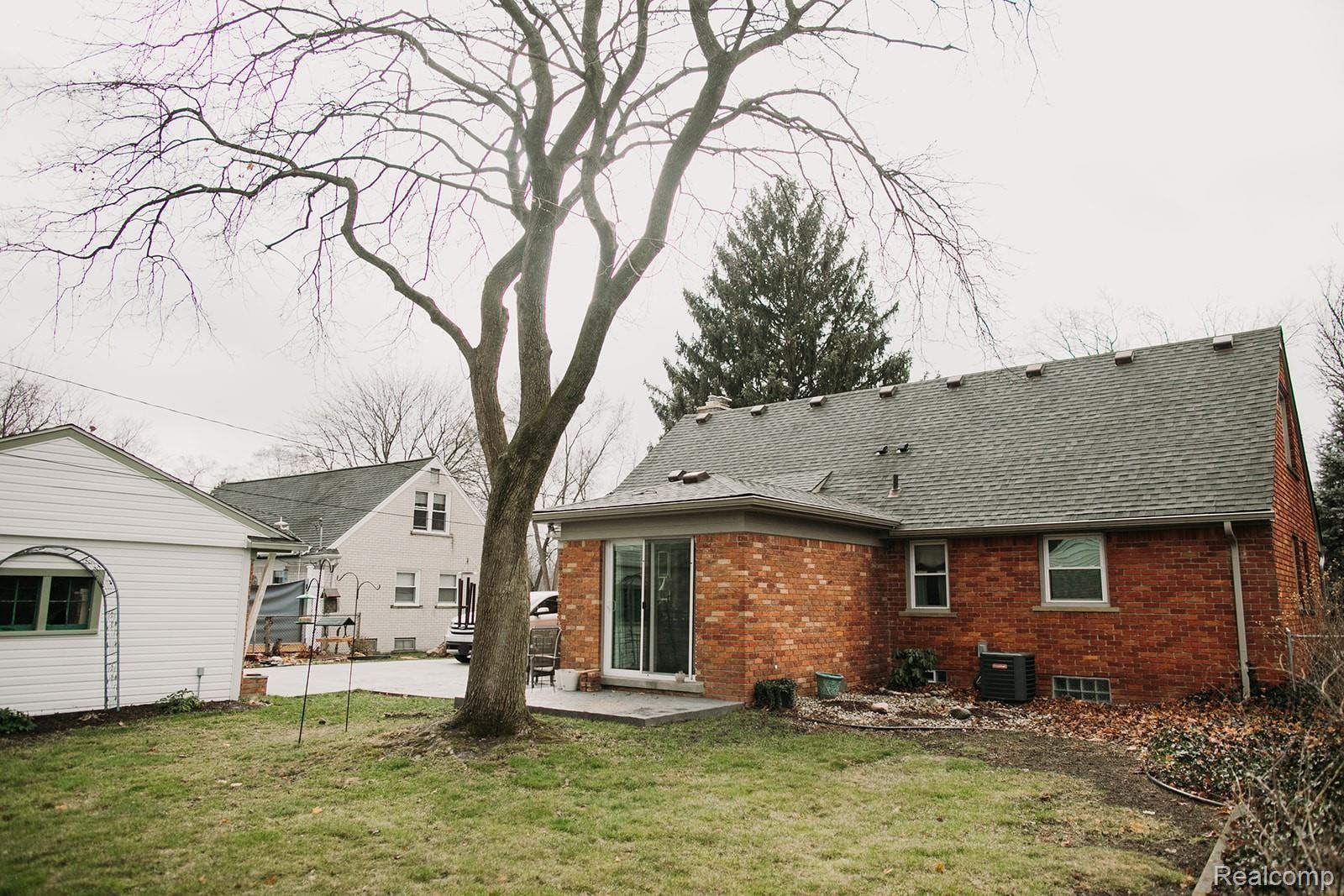 15942 Meadowbrook Road Redford, MI 48239 - Photo 8 of 45 erinhannumphotography_15942Meadowbrook-8.jpg