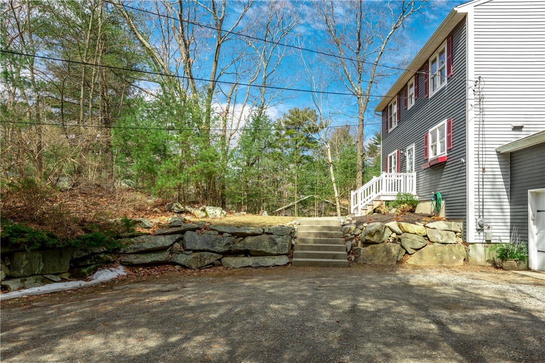 84 Ridge Road Smithfield, RI 02917 - Photo 3 of 29