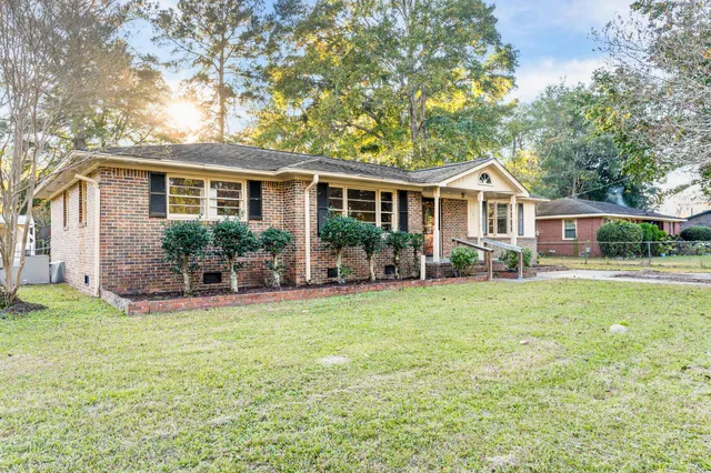 $194,900 | 1136 Lakeshore Drive, Orangeburg, SC 29115
