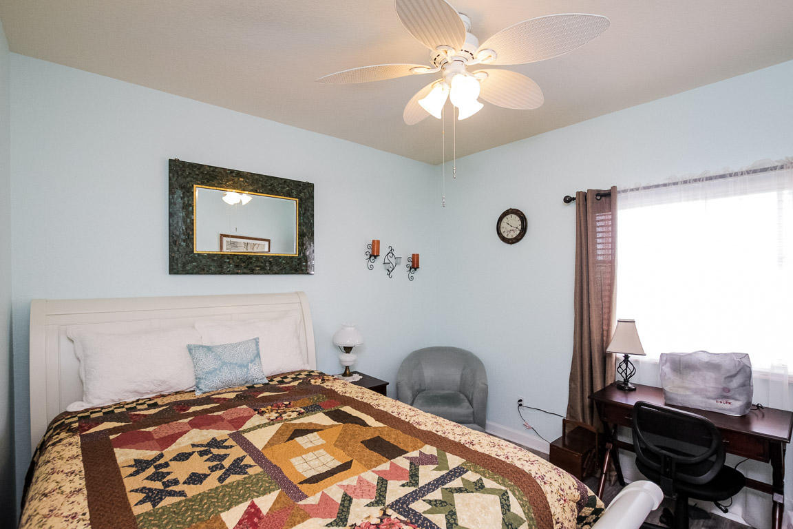 28 Northwest Hawthorne Place Boca Raton, FL 33432 - Photo 20 of 35 3rd floor guest room