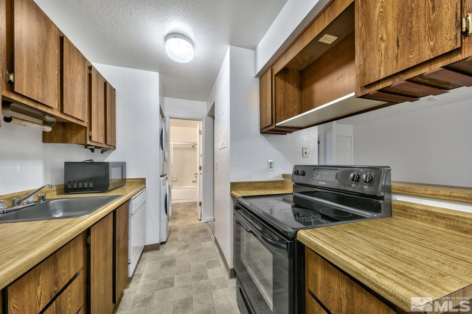 4424 Matich Drive Reno, NV 89502 - Photo 9 of 29 Photo 9
