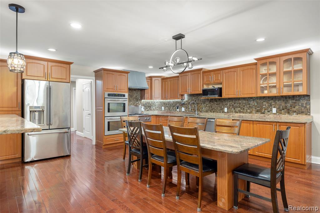 685 North Beck Road Canton, MI 48187 - Photo 7 of 40