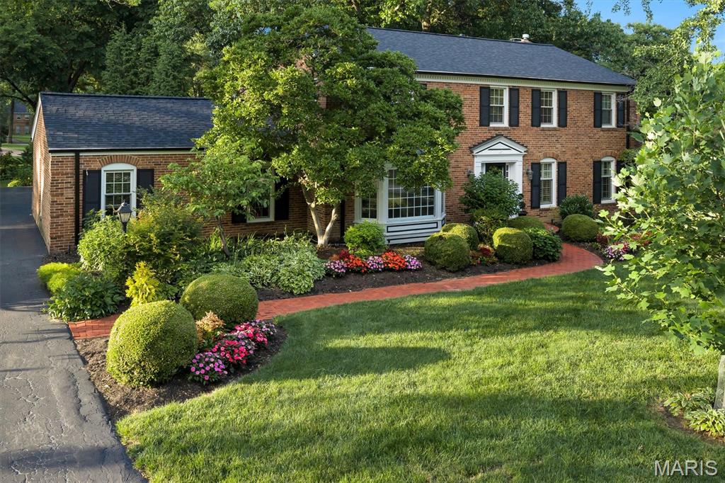 9845 Northbridge Road St. Louis, MO 63124 - Photo 1 of 59