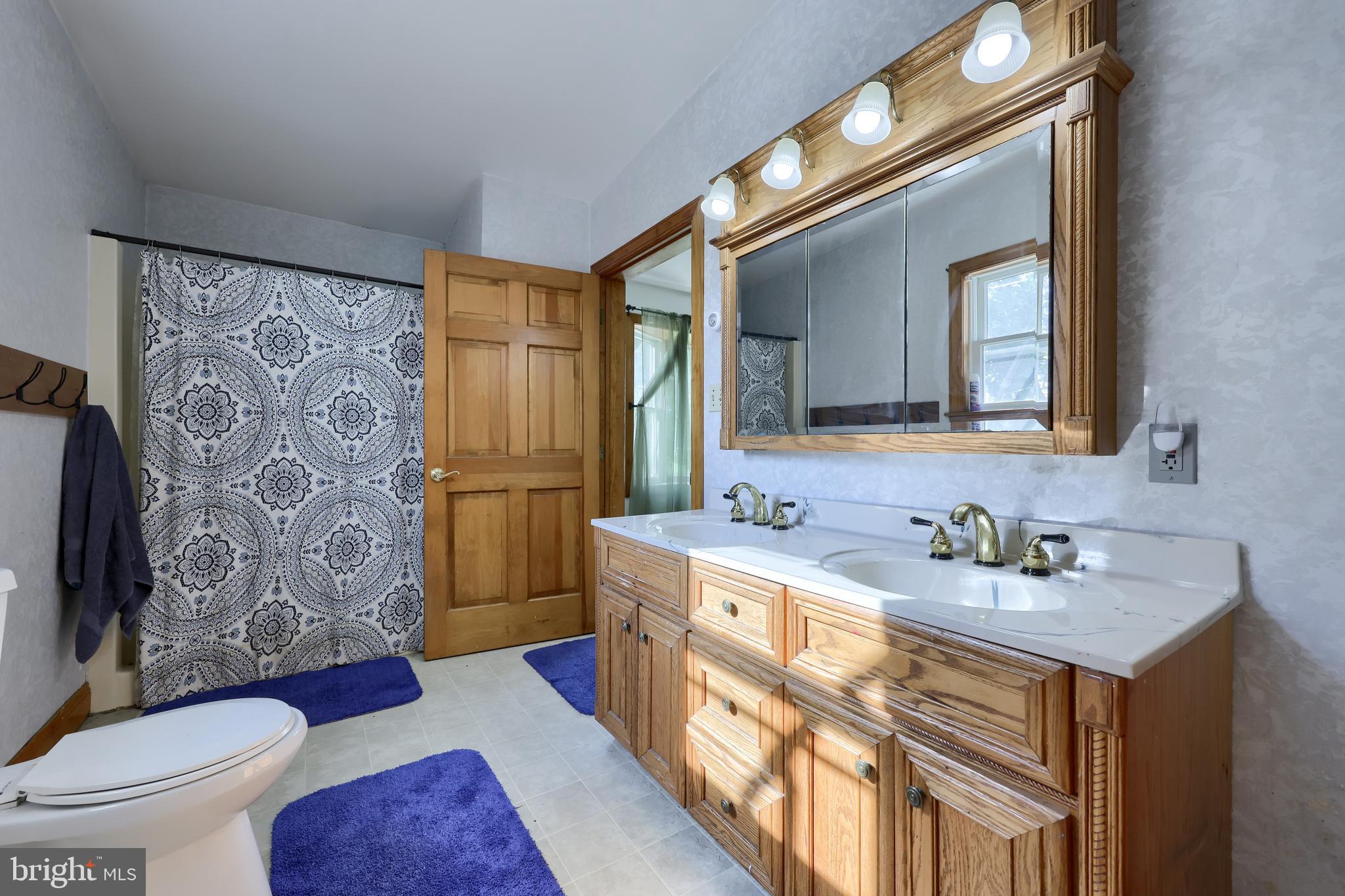 83 Gensinger Road Kutztown, PA 19530 - Photo 27 of 37 1st FLR Full Bath