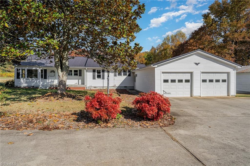 124 Edward Beck Road Mocksville, NC 27028 - Photo 1 of 29 Gallery Image 1