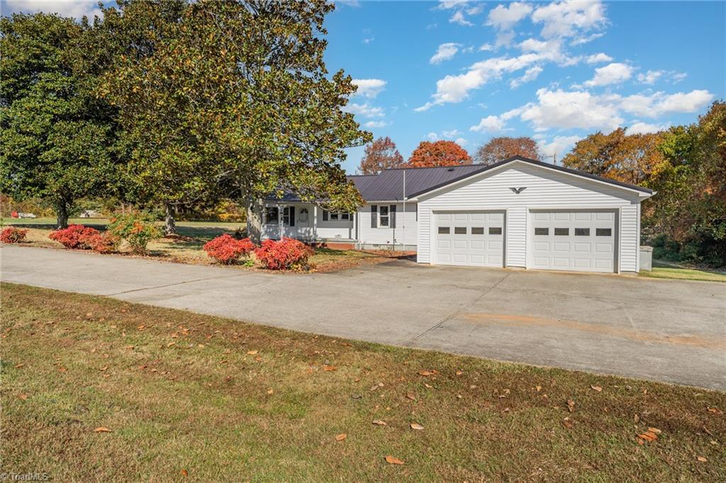 124 Edward Beck Road Mocksville, NC 27028 - Photo 2 of 29 Gallery Image 2