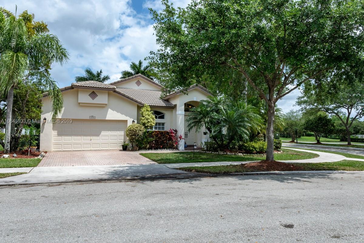 4292 Diamond Drive Weston, FL 33331 - Photo 1 of 27