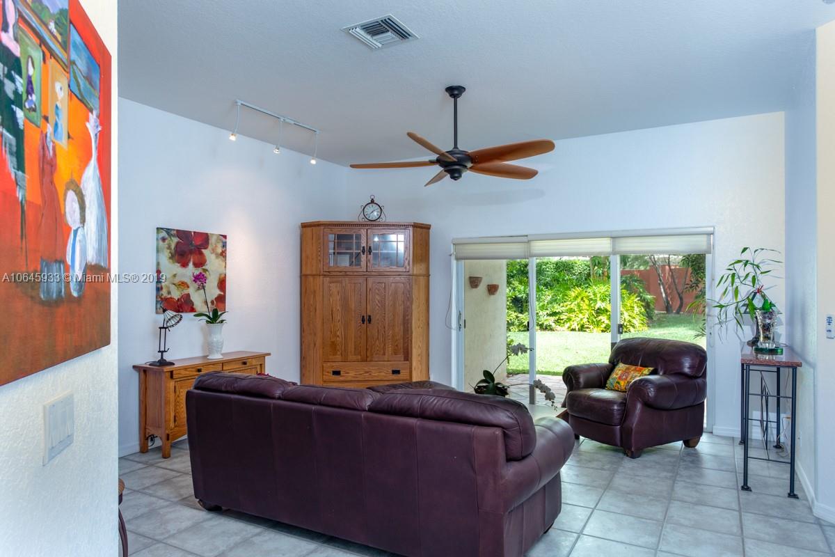 4292 Diamond Drive Weston, FL 33331 - Photo 12 of 27