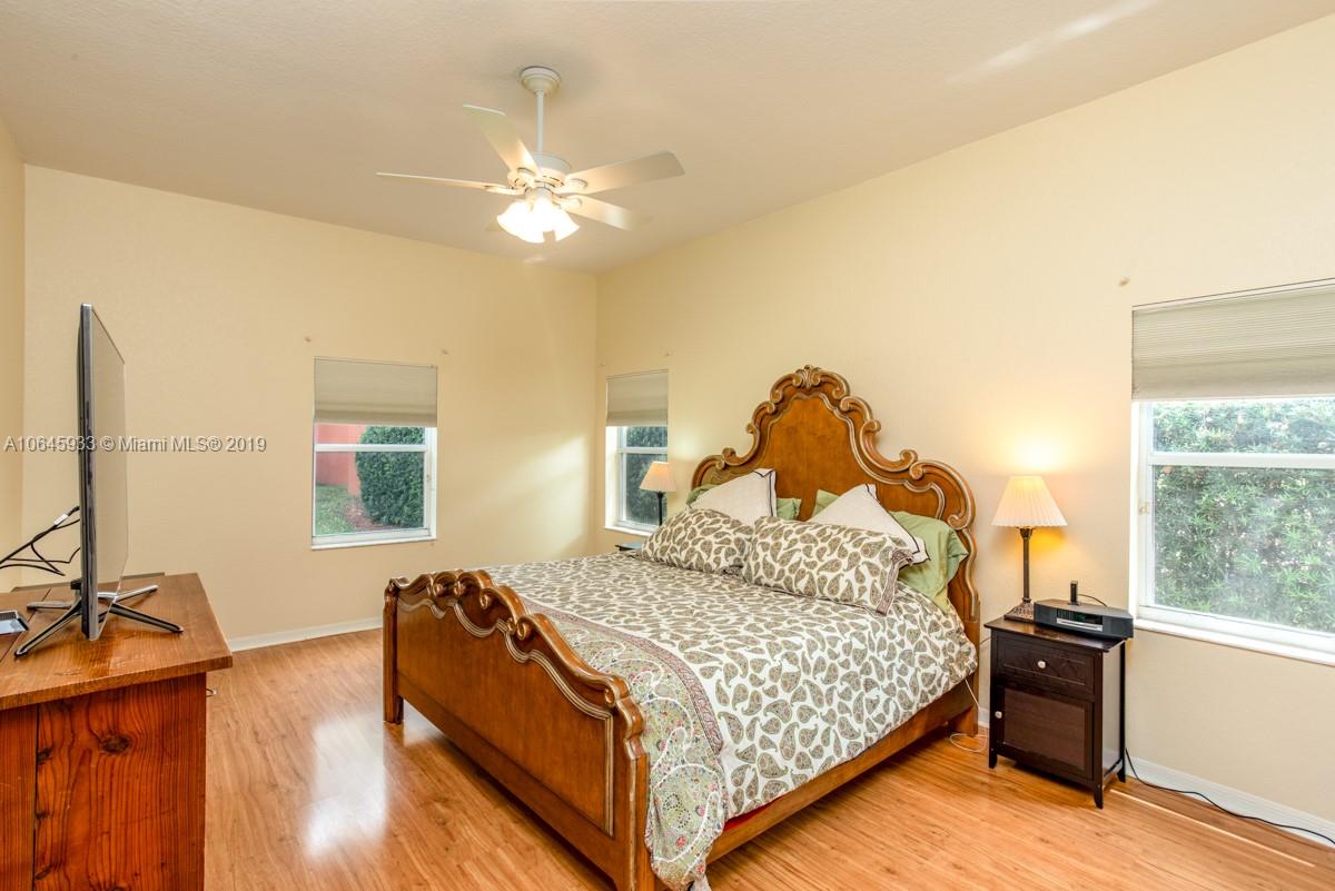 4292 Diamond Drive Weston, FL 33331 - Photo 13 of 27