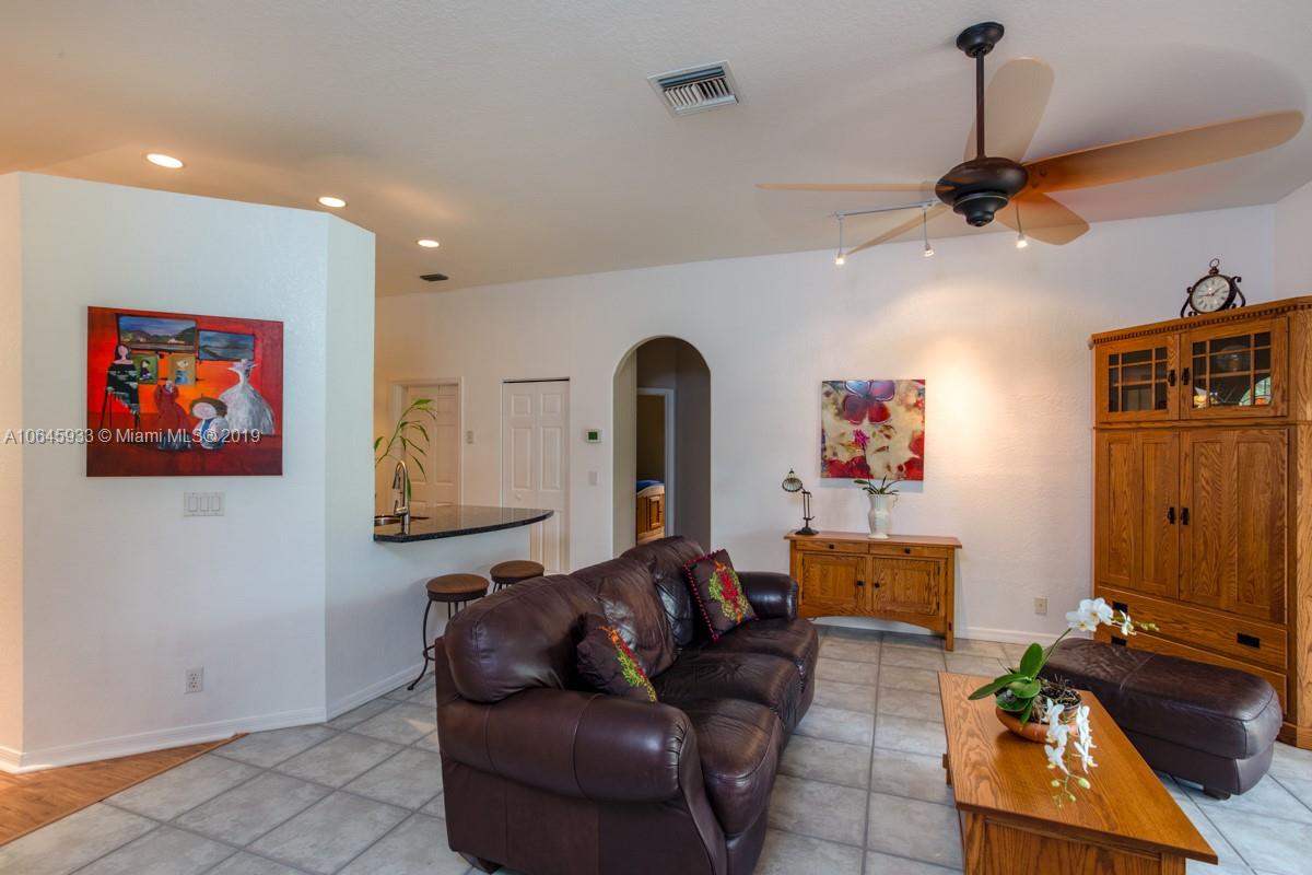 4292 Diamond Drive Weston, FL 33331 - Photo 15 of 27