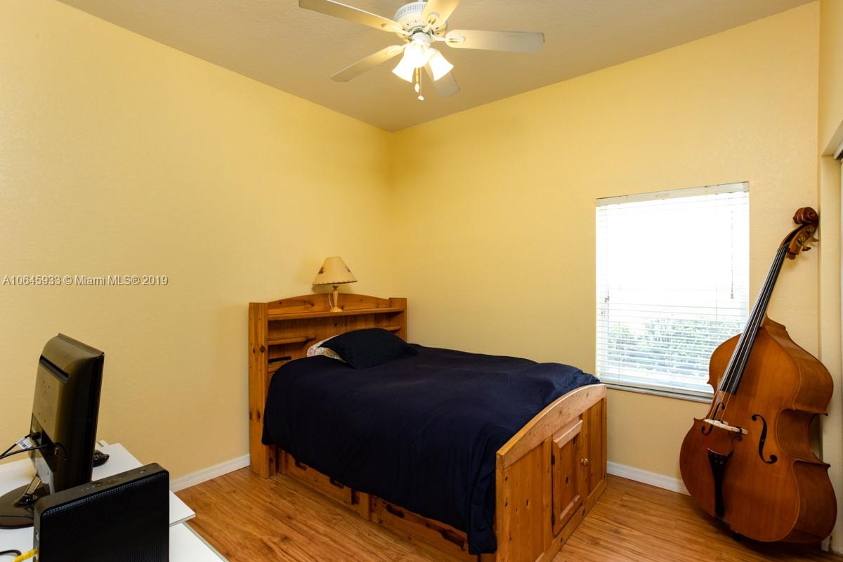 4292 Diamond Drive Weston, FL 33331 - Photo 16 of 27