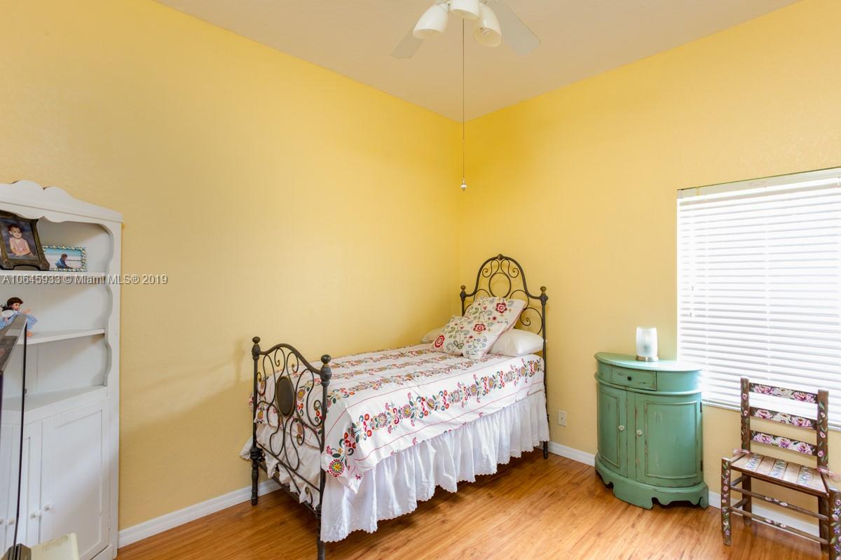 4292 Diamond Drive Weston, FL 33331 - Photo 18 of 27