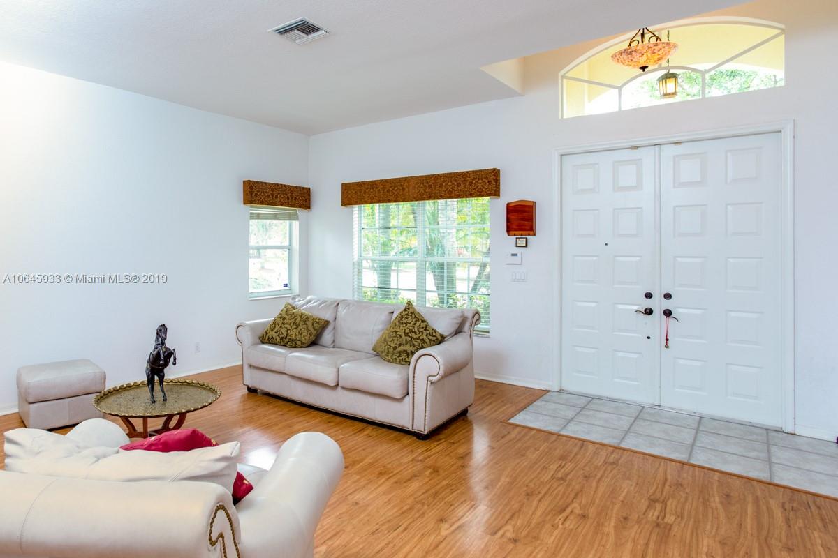 4292 Diamond Drive Weston, FL 33331 - Photo 7 of 27