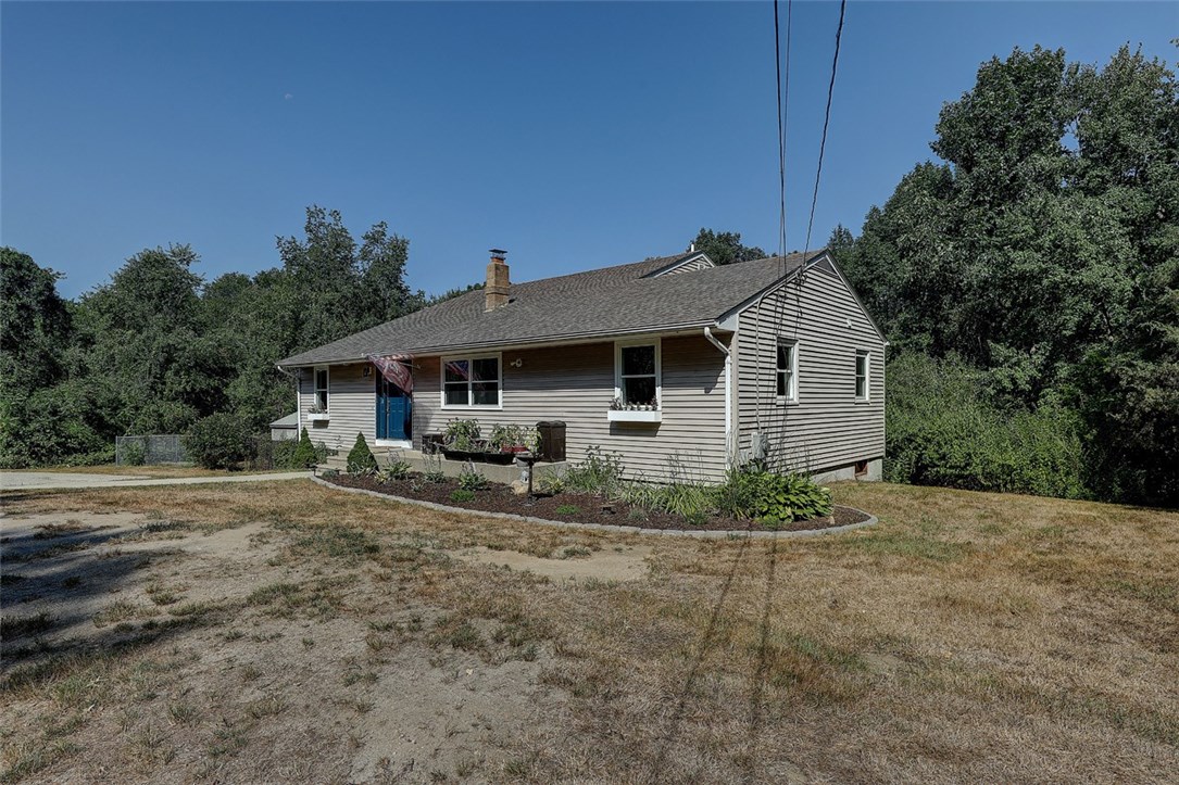 1139 Snake Hill Road Glocester, RI 02814 - Photo 4 of 50