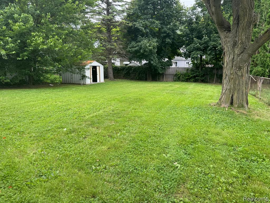 18224 Fox Redford, MI 48240 - Photo 3 of 15