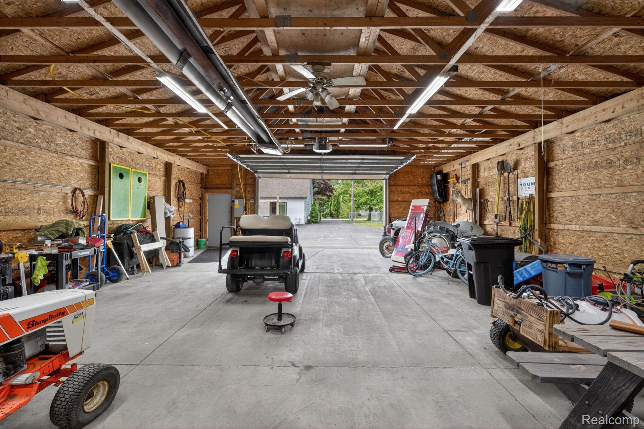 6354 Lapeer Road Burton, MI 48509 - Photo 38 of 44 View of garage