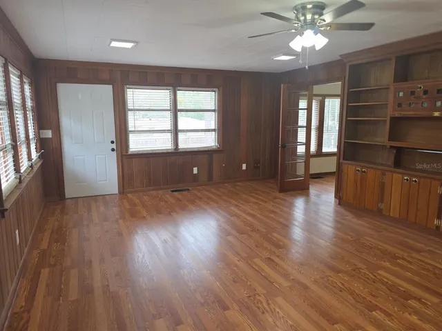 $2,499 | 710 Northeast 11th Avenue, Gainesville, FL 32601