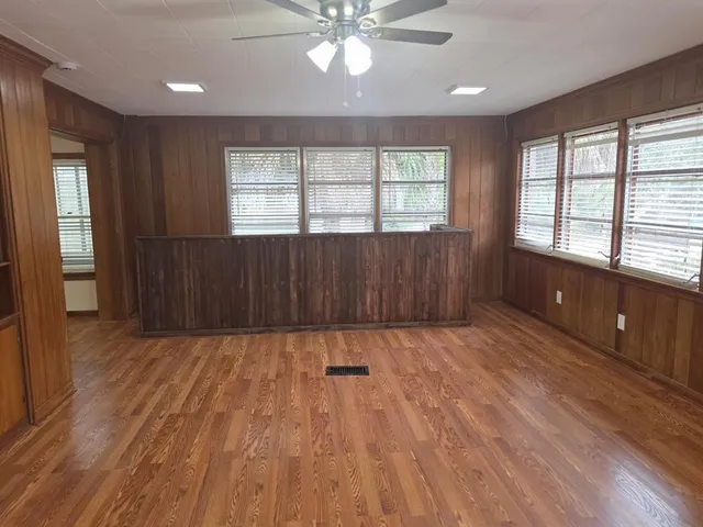 $2,499 | 710 Northeast 11th Avenue, Gainesville, FL 32601