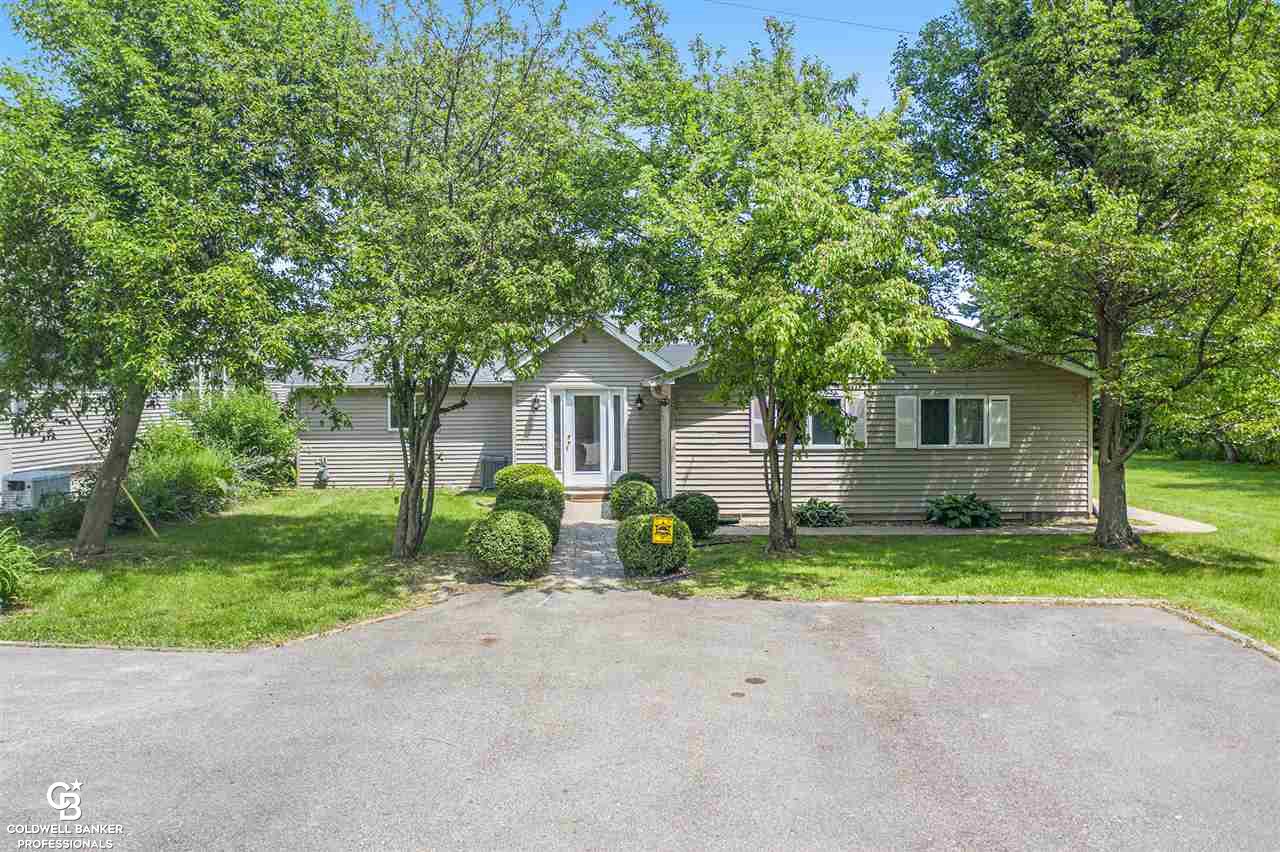 6291 Lakeshore Road Lexington, MI 48450 - Photo 37 of 47 Welcome to the lake!