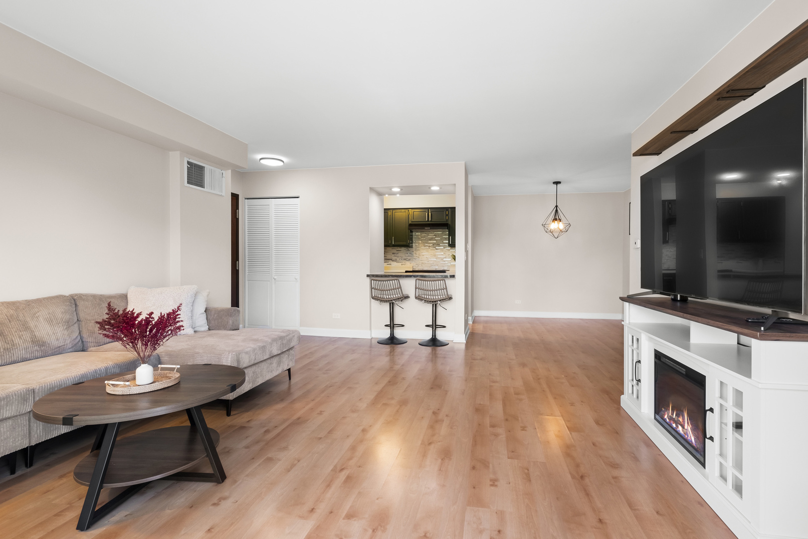 812 North River Road, Unit 3B Mount Prospect, IL 60056 - Photo 3 of 15 Gallery Image 3