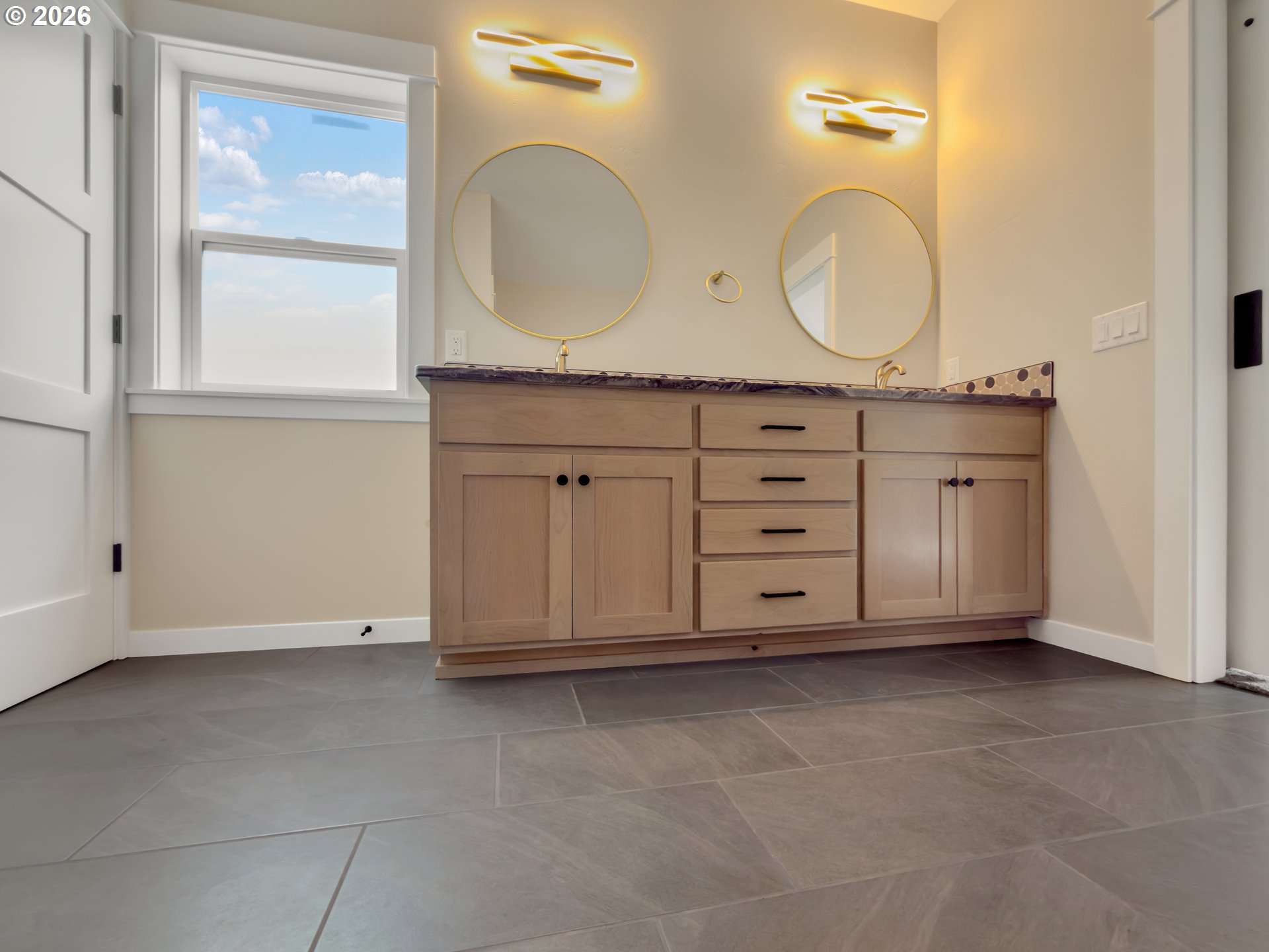 1236 Lighthouse Lane Brookings, OR 97415 - Photo 24 of 43 Owner's Suite Bathroom