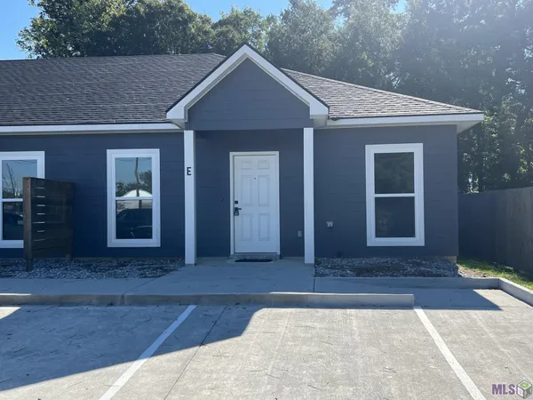 $1,400 | 30024 King Street, Unit E, Walker, LA 70785