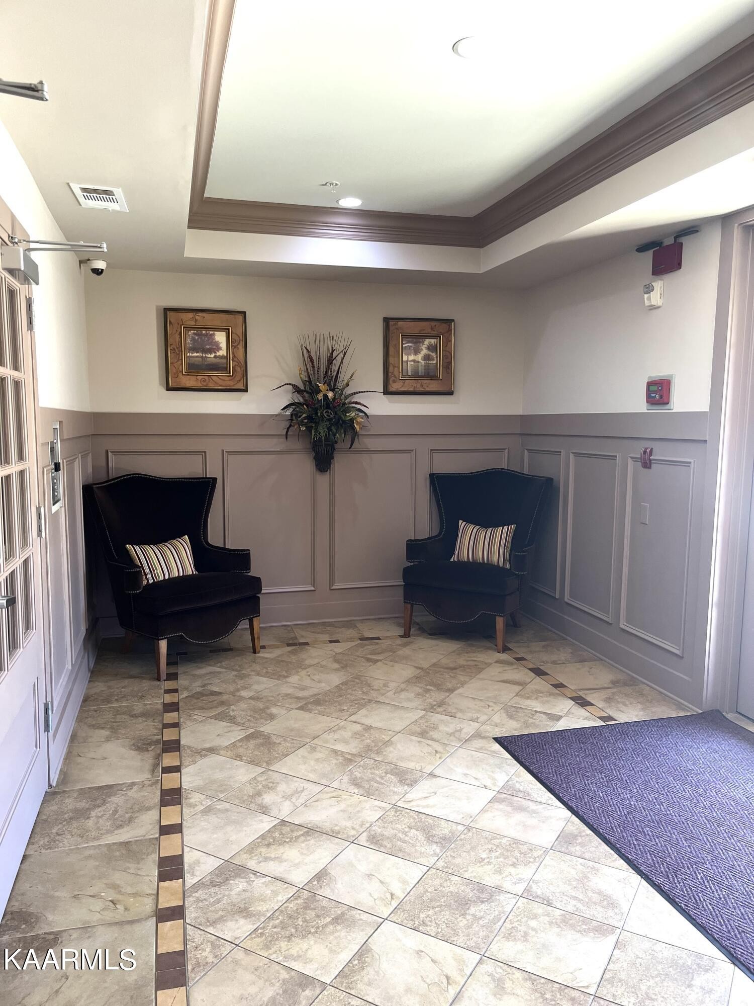 311 Centennial Bluff Boulevard Oak Ridge, TN 37830 - Photo 28 of 28 a living room with furniture