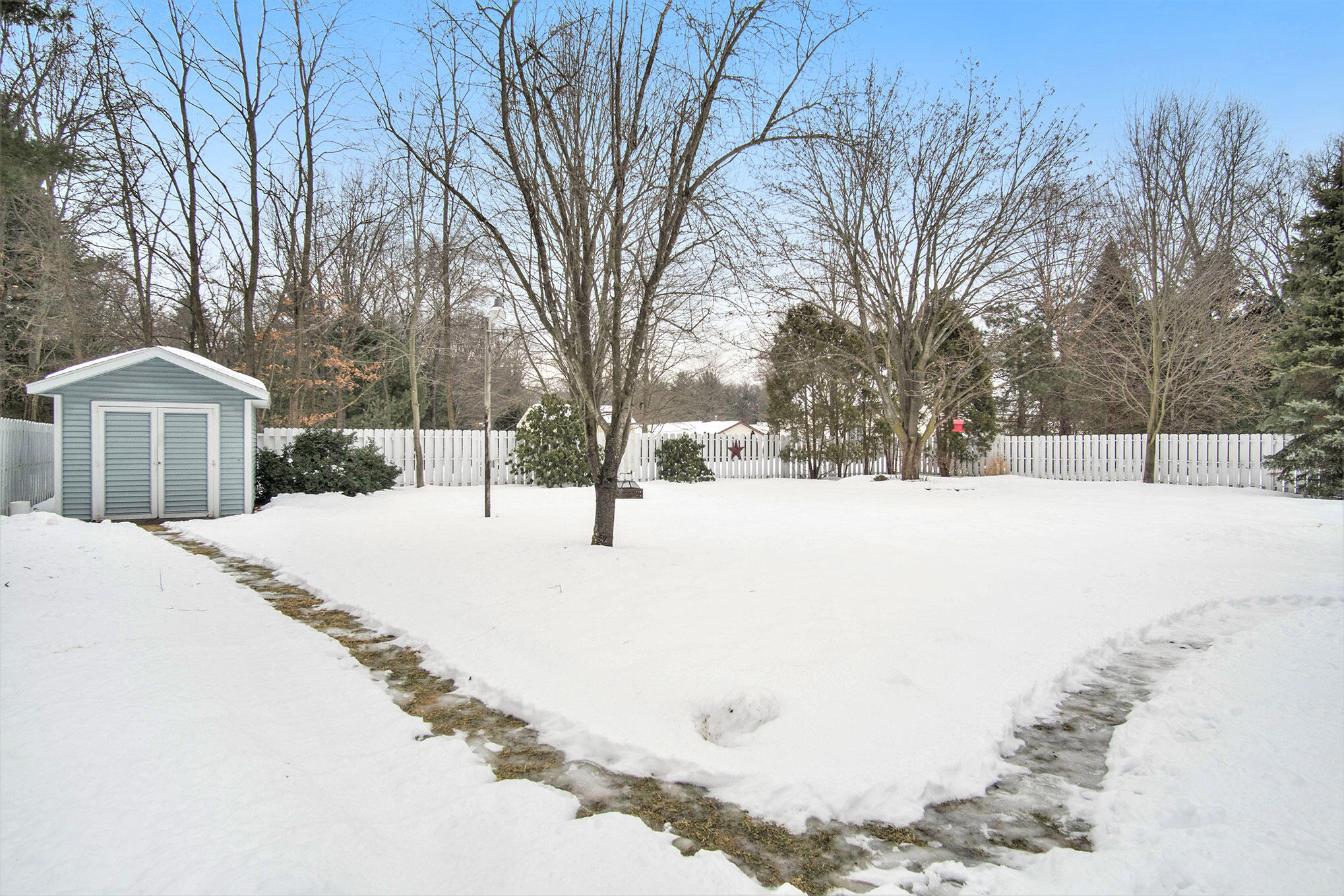 2084 Benston Road Whitehall, MI 49461 - Photo 5 of 38 DSC00841
