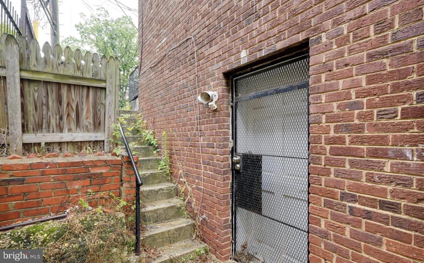 341 54th Street Northeast Washington, DC 20019 - Photo 3 of 16