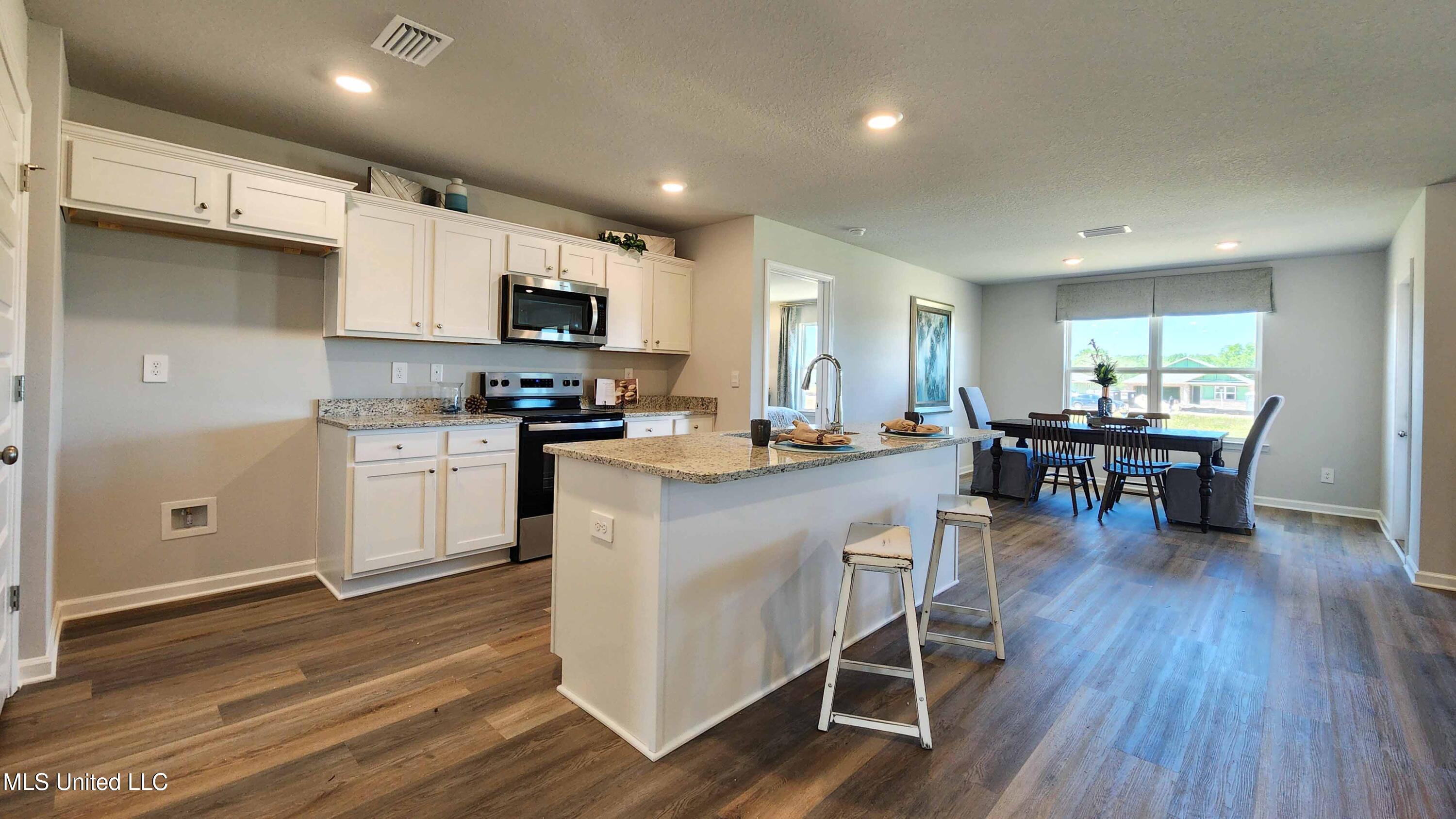 13417 Pond Ridge Way Gulfport, MS 39503 - Photo 7 of 26 04Kitchen