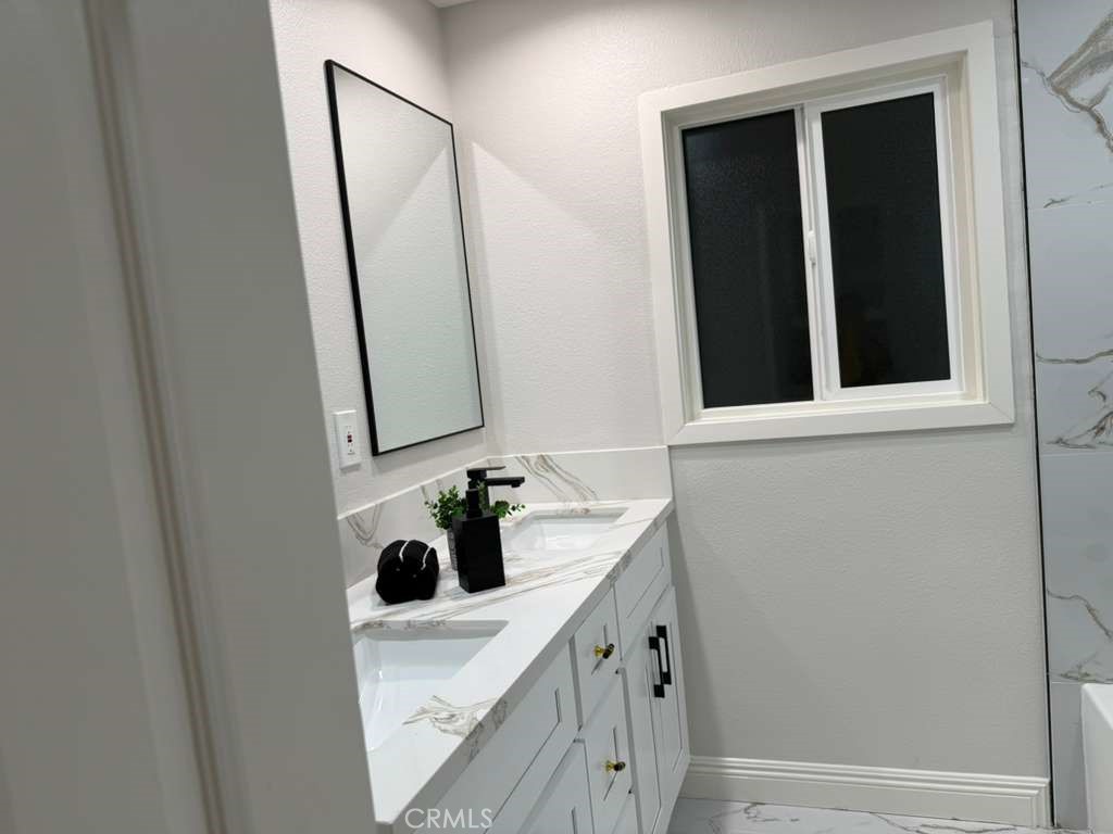 5137 Peacock Lane Riverside, CA 92505 - Photo 35 of 69 Bathroom 1
