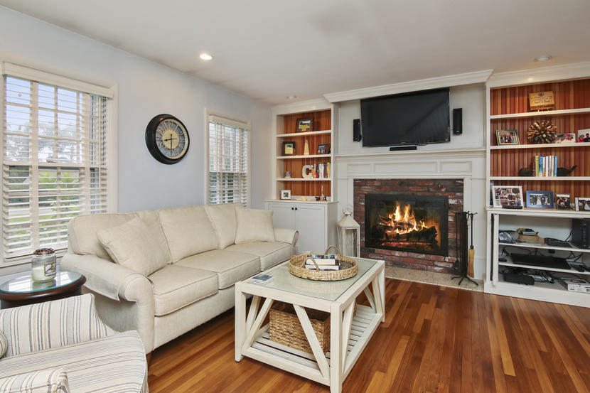 3 Dove Cottage Road Falmouth, MA 02540 - Photo 3 of 19 Dove photo-living-room-7464150