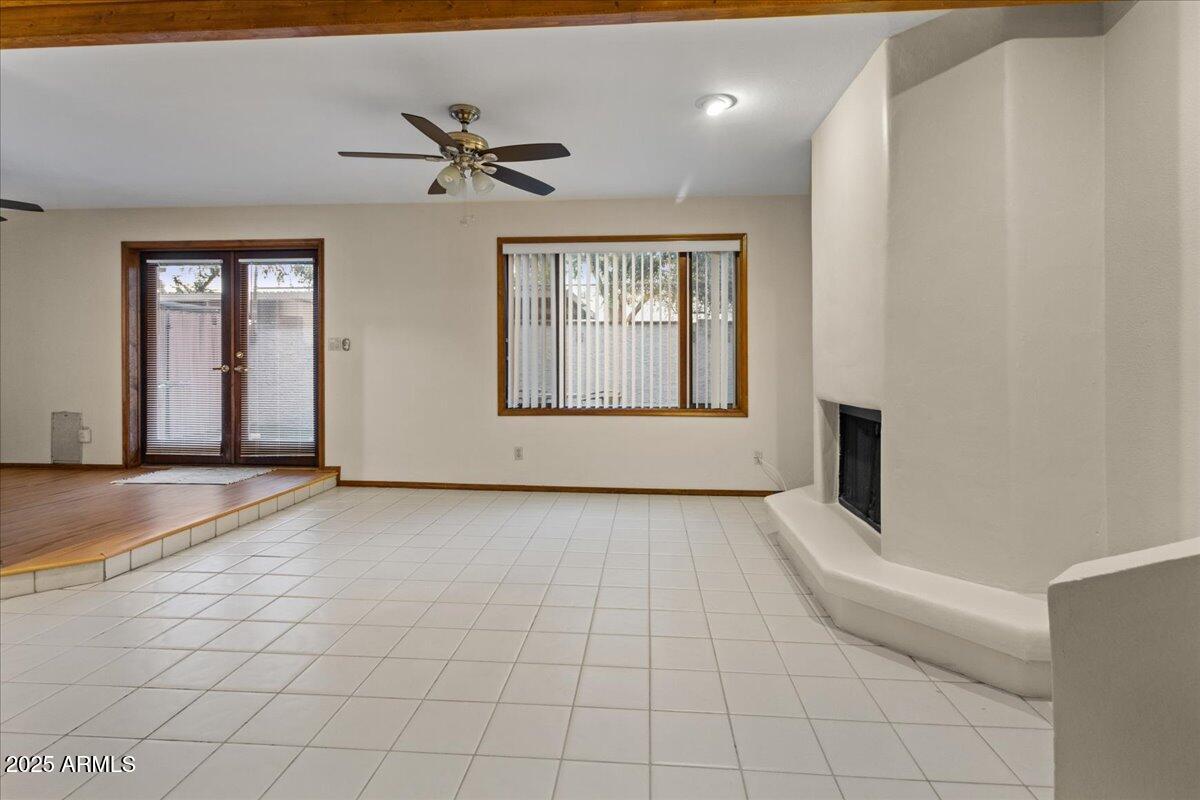5750 North 10th Street, Unit 5 Phoenix, AZ 85014 - Photo 10 of 37 a view of an empty room with a window