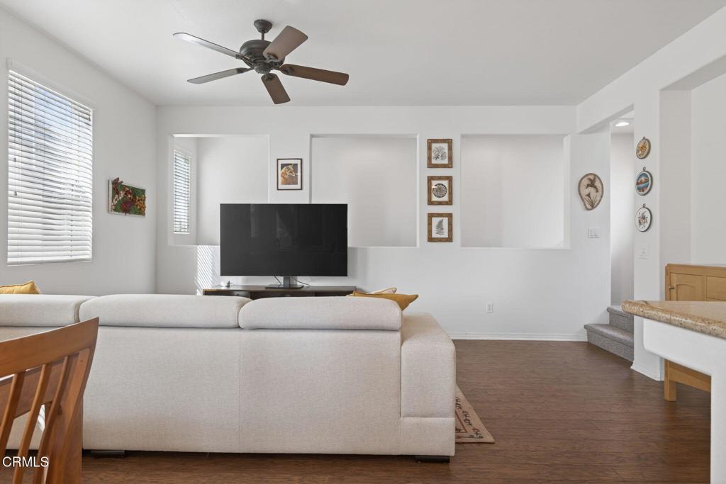 3134 Lisbon Lane Oxnard, CA 93036 - Photo 5 of 34