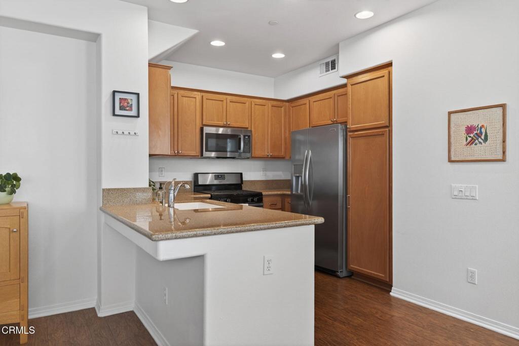 3134 Lisbon Lane Oxnard, CA 93036 - Photo 6 of 34