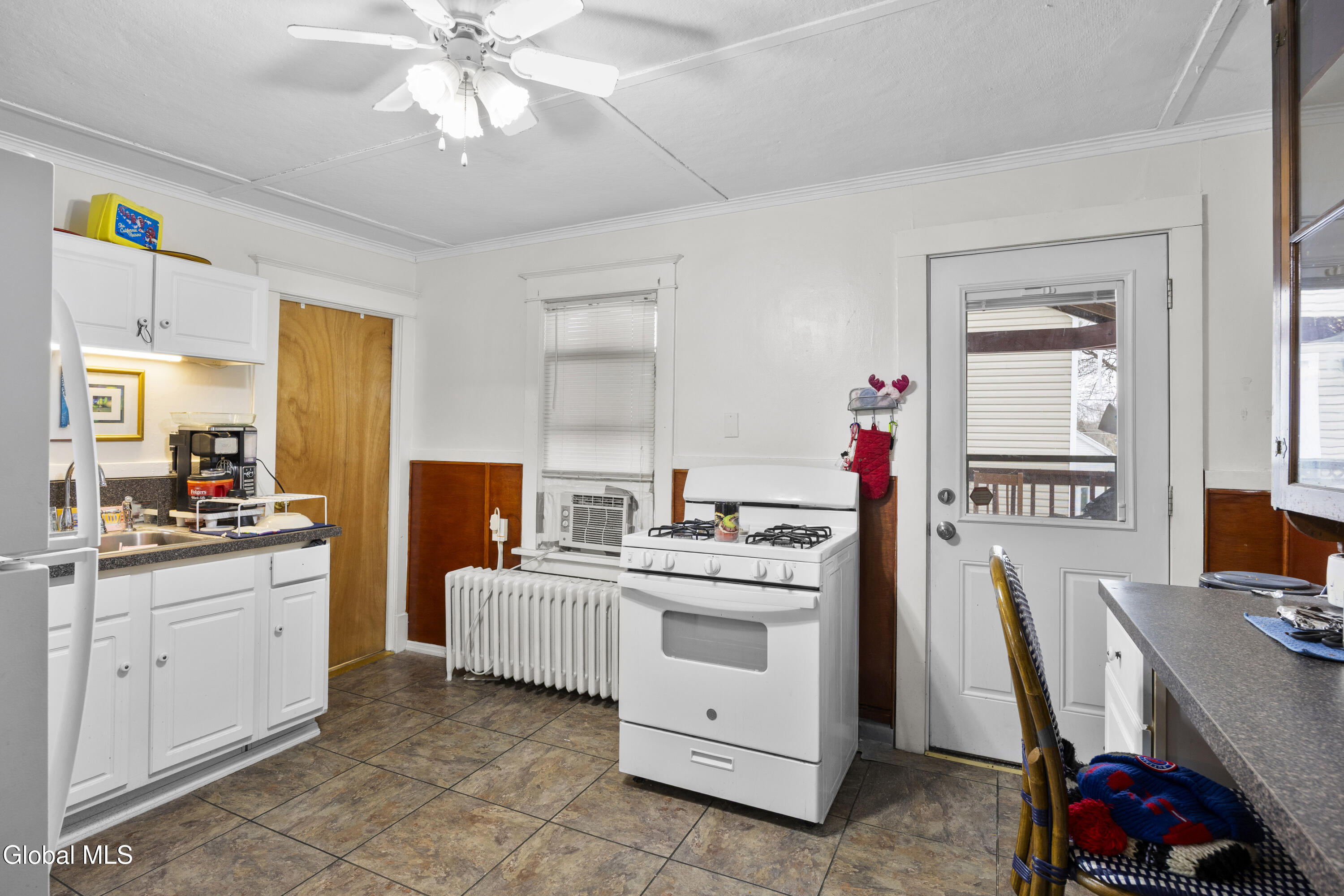 25 Chestnut Street Cohoes, NY 12047 - Photo 14 of 28 15