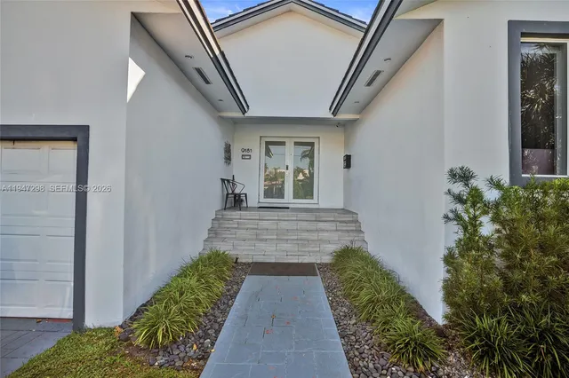 a view of a house with a entryway