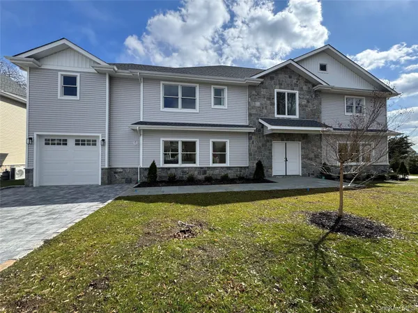 $1,495,000 | 11 1st Street, Glenwood Landing, NY 11547