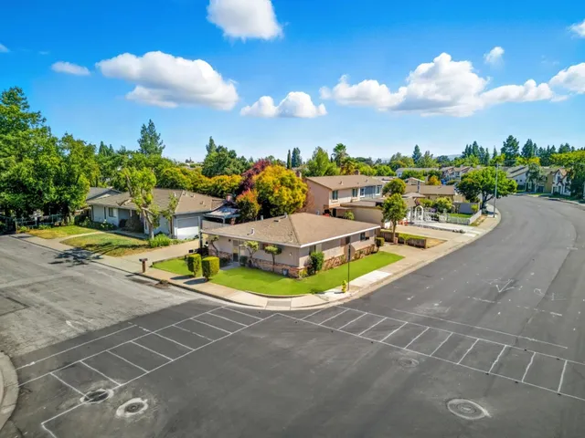 $699,000 | 190 Ronan Avenue, Gilroy, CA 95020