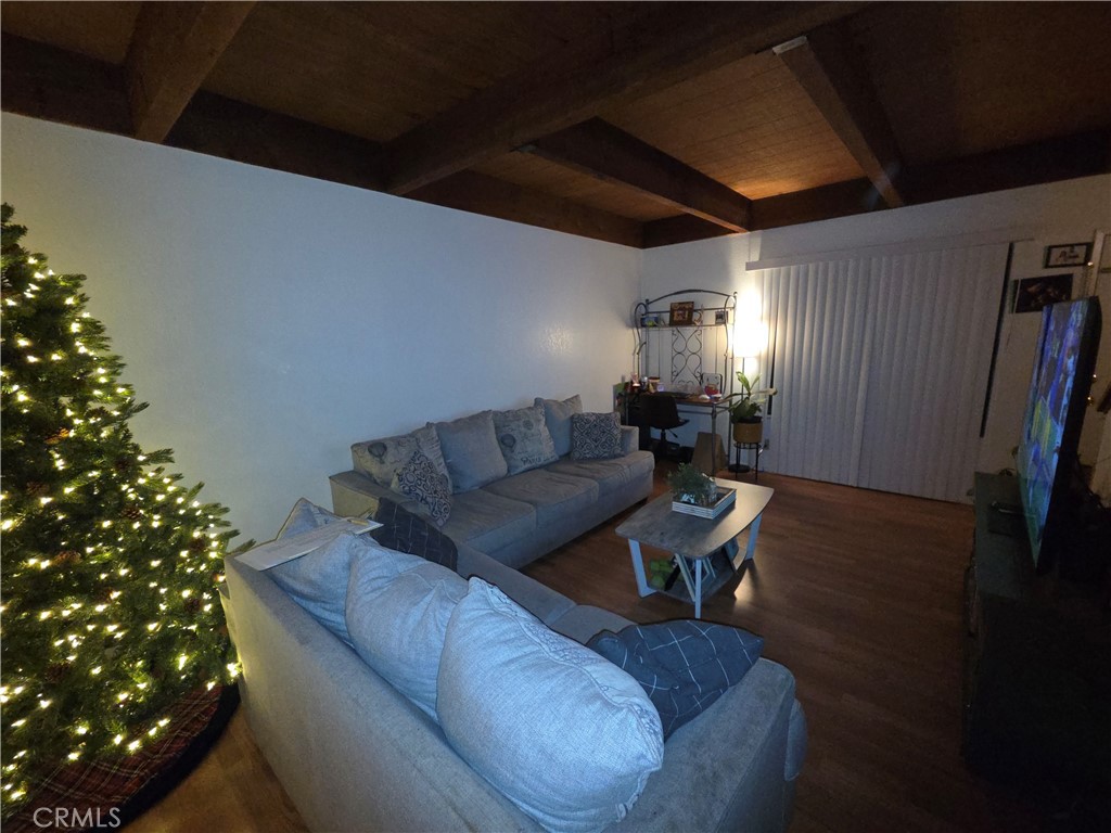 633 North Street Corning, CA 96021 - Photo 6 of 26 a living room with furniture and flowers