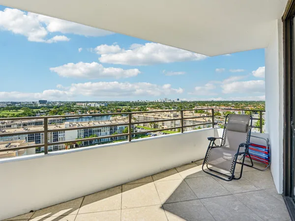 $2,150 | 600 Three Islands Boulevard, Unit 1106, Hallandale Beach, FL 33009