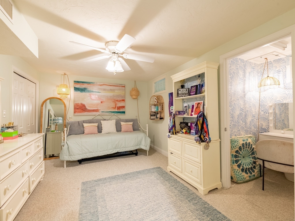 67 Tussock Brook Road, Unit 67 Duxbury, MA 02332 - Photo 27 of 39 a bedroom