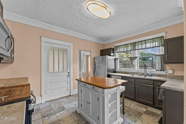 $240,000 | 1023 Arlington Avenue, Bristol, VA 24201