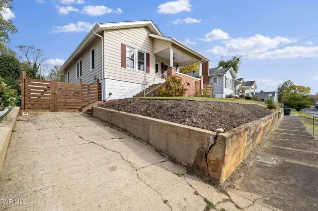 $240,000 | 1023 Arlington Avenue, Bristol, VA 24201