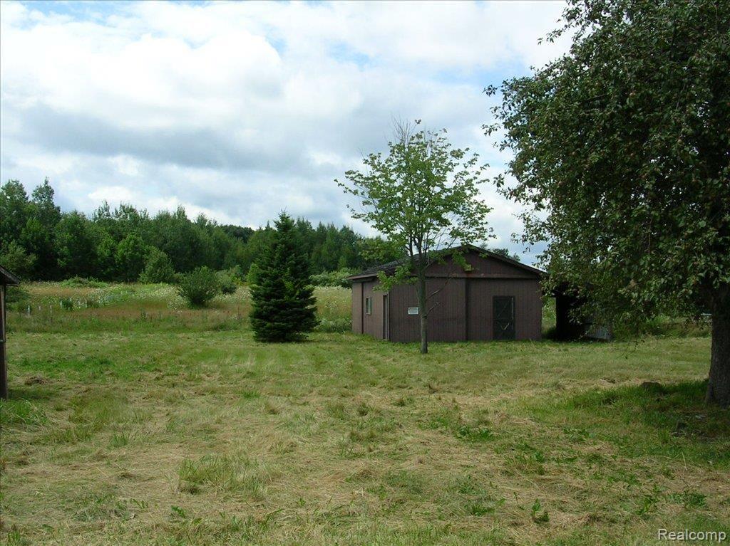 6271 Klam Road Otter Lake, MI 48464 - Photo 4 of 10 6271 Klam-barn