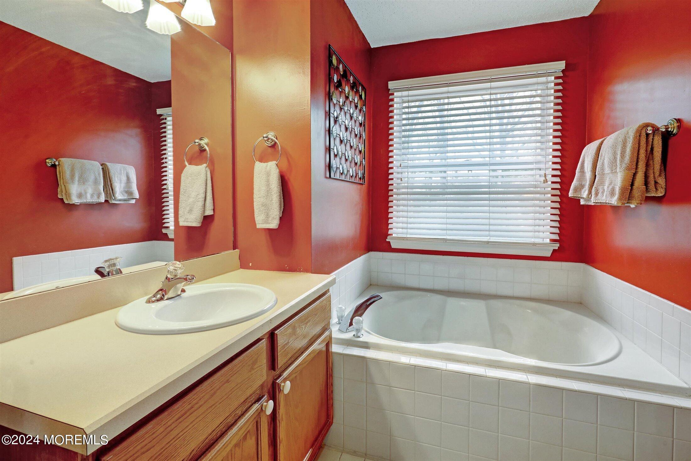 16 Capitol Reef Road Howell, NJ 07731 - Photo 20 of 32 Primary Bathroom