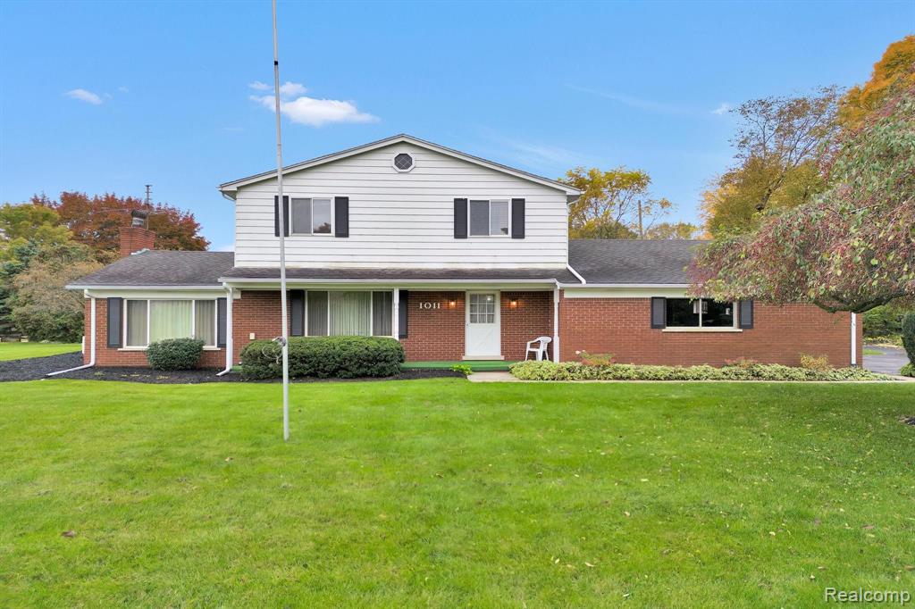 1011 Stellma Lane Rochester Hills, MI 48309 - Photo 3 of 58