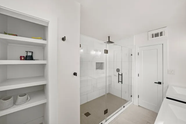 $3,000 | 1704 Tabor Street, Houston, TX 77009