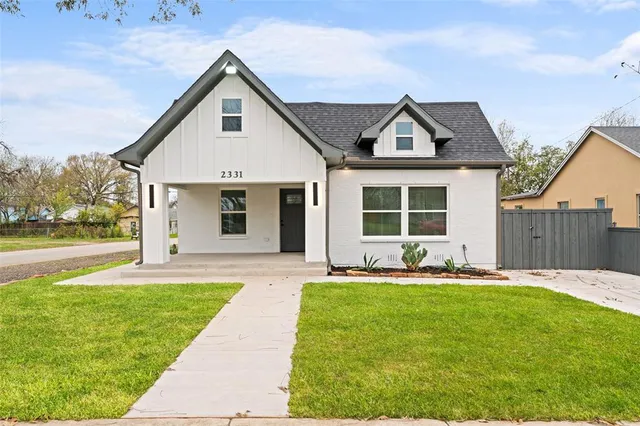 $379,900 | 2331 Idaho Avenue, Dallas, TX 75216